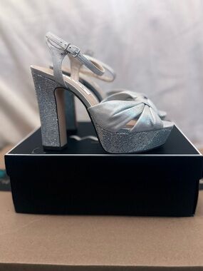 Nina Shoes Silver Platform High Heel Platform Heels/Sandals with Ankle Strap